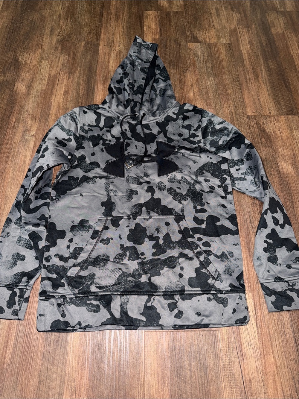 Mens Under Armour Camo Gray/ Black Hoodie size Small